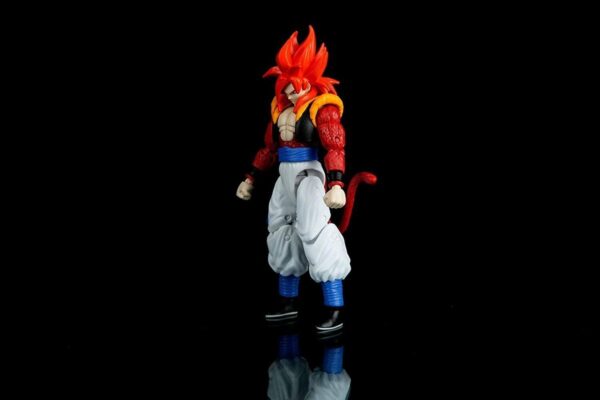 Figura de acción Gogeta Super Saiyan 4 Dragon Stars Bandai - Vista lateral